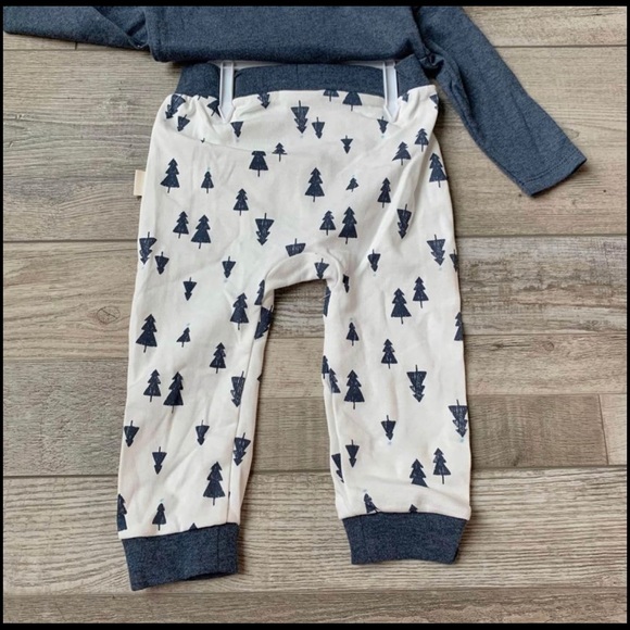 NWT Rabbit + Bear Christmas Outfit - Picture 4 of 6